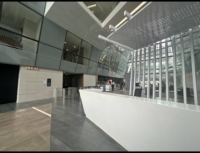 1,752M² OFFICE TO LET IN SANDTON CENTRAL